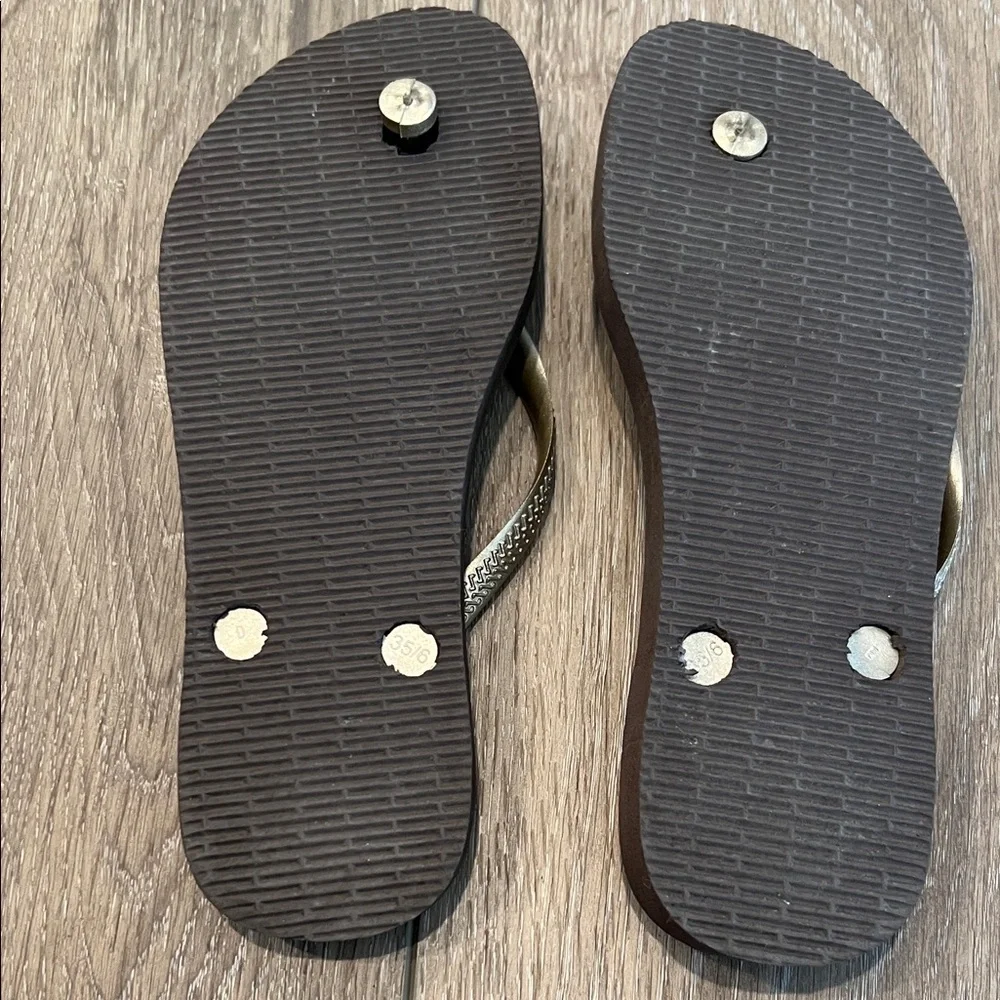 Havaianas Women's Sandals - Black with Pink Floral - Picture 4 of 5